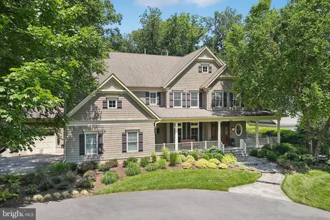 9414 Thrush Ln, Potomac, MD 20854