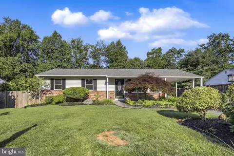 12148 Suffolk Ter, Gaithersburg, MD 20878