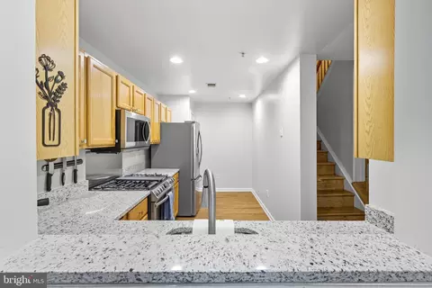12941 Bridger Dr #1611, Germantown, MD 20874