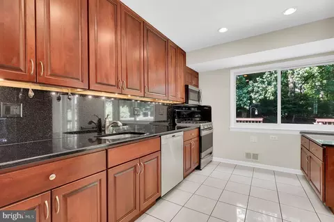 10412 Leslie Ct, Silver Spring, MD 20902 photo 12
