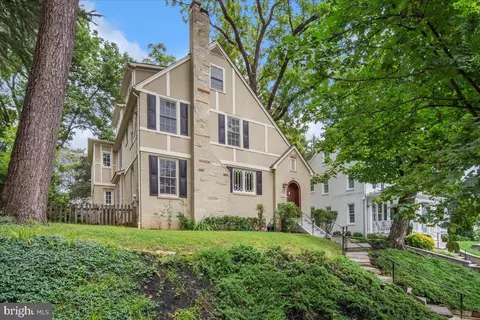 4615 Hunt Ave, Chevy Chase, MD 20815