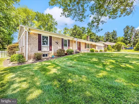 10109 Johns Dr, Damascus, MD 20872 photo 52