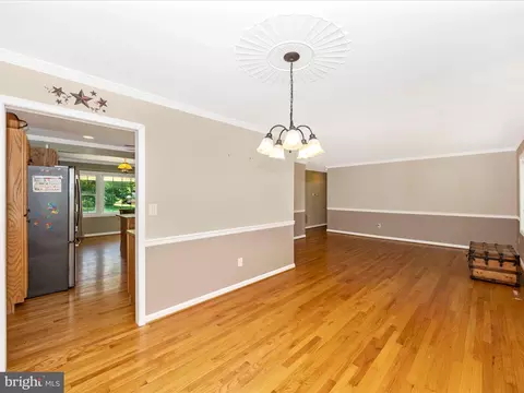 10109 Johns Dr, Damascus, MD 20872 photo 11