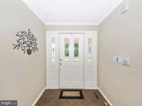 10109 Johns Dr, Damascus, MD 20872 photo 3
