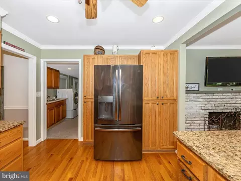 10109 Johns Dr, Damascus, MD 20872 photo 22