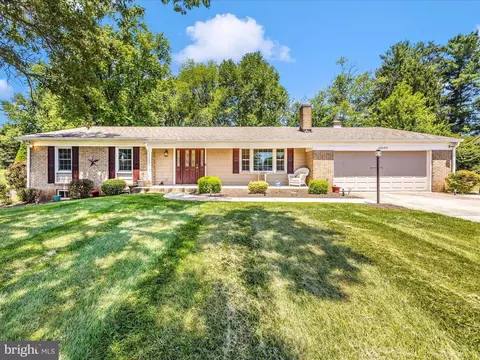 10109 Johns Dr, Damascus, MD 20872