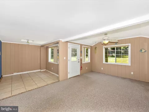 10109 Johns Dr, Damascus, MD 20872 photo 24