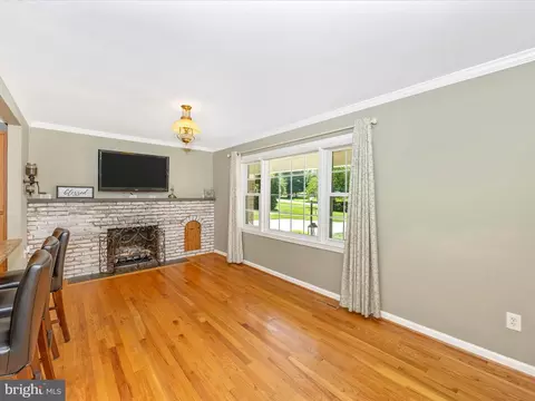 10109 Johns Dr, Damascus, MD 20872 photo 15