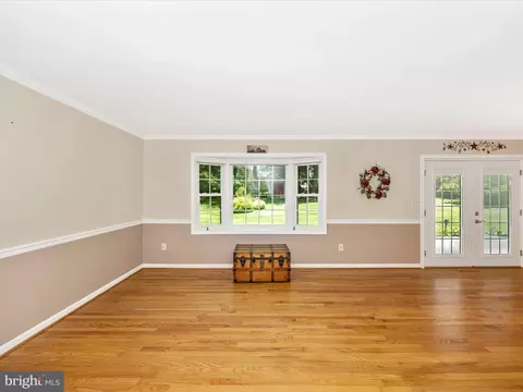10109 Johns Dr, Damascus, MD 20872 photo 6