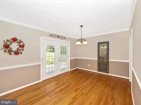 10109 Johns Dr, Damascus, MD 20872 photo 9