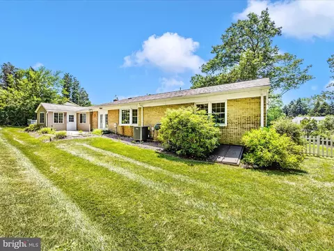 10109 Johns Dr, Damascus, MD 20872 photo 48