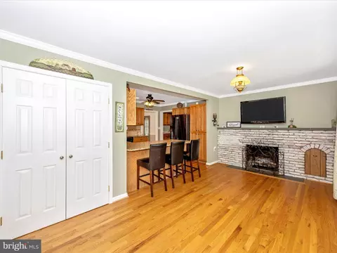 10109 Johns Dr, Damascus, MD 20872 photo 12