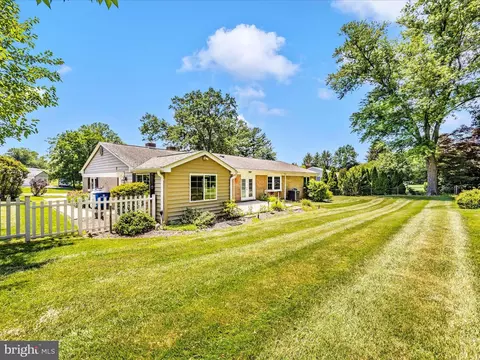10109 Johns Dr, Damascus, MD 20872 photo 49