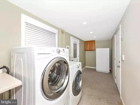 10109 Johns Dr, Damascus, MD 20872 photo 23