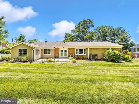 10109 Johns Dr, Damascus, MD 20872 photo 41
