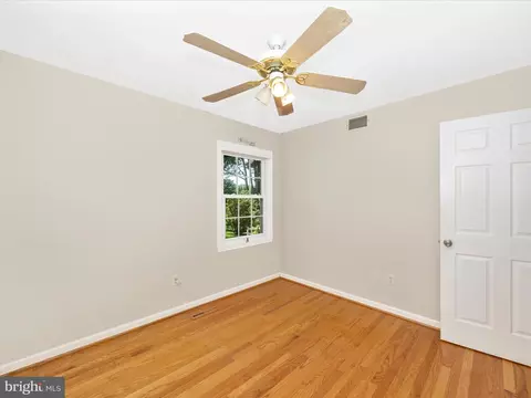 10109 Johns Dr, Damascus, MD 20872 photo 33