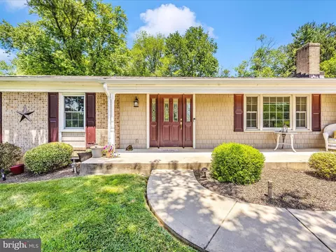 10109 Johns Dr, Damascus, MD 20872 photo 51