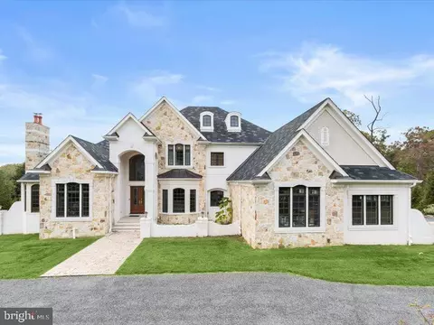 10130 Counselman Rd, Potomac, MD 20854