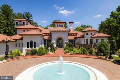 9101 River Rd, Potomac, MD 20854