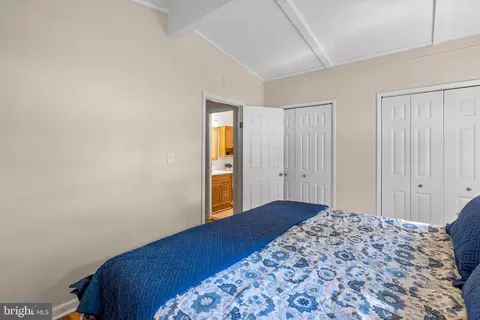 Bedroom - 24700 Etchison Dr, Gaithersburg, MD 20882 photo 2 of 4