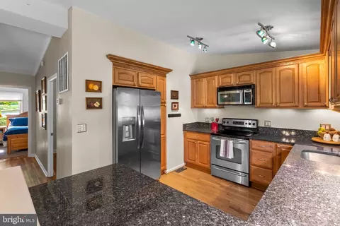Kitchen - 24700 Etchison Dr, Gaithersburg, MD 20882 photo 2 of 5