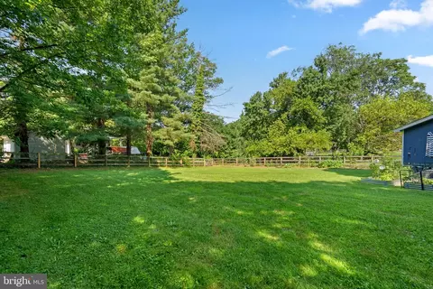Exterior - 24700 Etchison Dr, Gaithersburg, MD 20882 photo 4 of 5