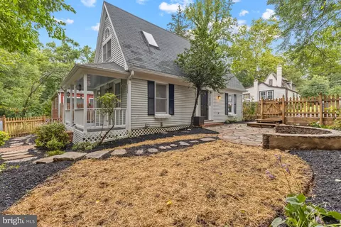 413 Grove Ave, Washington Grove, MD 20880