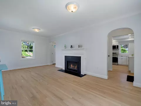 Living - 10109 Lorain Ave, Silver Spring, MD 20901 photo 1 of 3