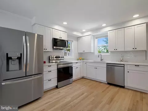 Kitchen - 10109 Lorain Ave, Silver Spring, MD 20901 photo 3 of 5