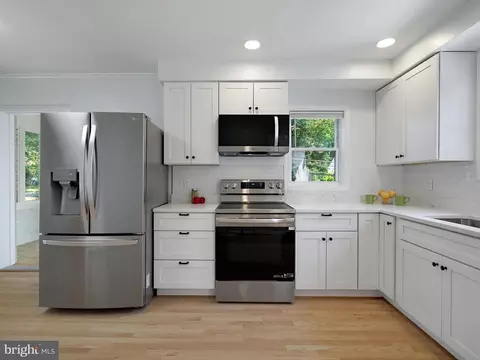 Kitchen - 10109 Lorain Ave, Silver Spring, MD 20901 photo 2 of 5