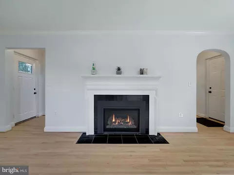 Living - 10109 Lorain Ave, Silver Spring, MD 20901 photo 3 of 3