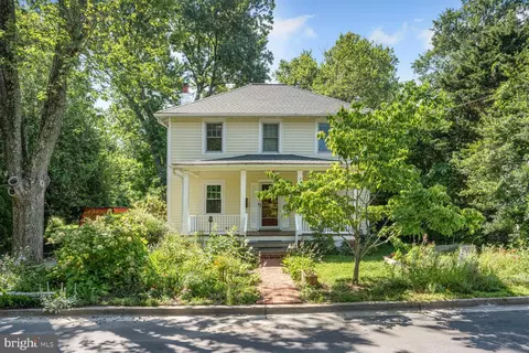 7 Montgomery Ave, Gaithersburg, MD 20877