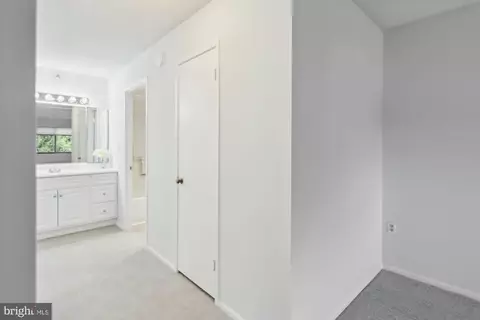 Entry Way - 15115 Interlachen Dr #3-415, Silver Spring, MD 20906 photo 7 of 7