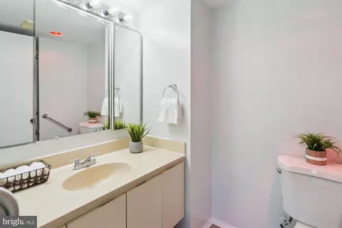 Bath - 15115 Interlachen Dr #3-415, Silver Spring, MD 20906 photo 2 of 2