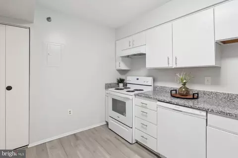 Kitchen - 15115 Interlachen Dr #3-415, Silver Spring, MD 20906 photo 2 of 3
