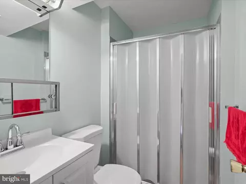 Bath - 15415 Good Hope Rd, Silver Spring, MD 20905 photo 3 of 3