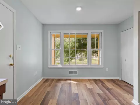 Living - 15415 Good Hope Rd, Silver Spring, MD 20905 photo 5 of 10