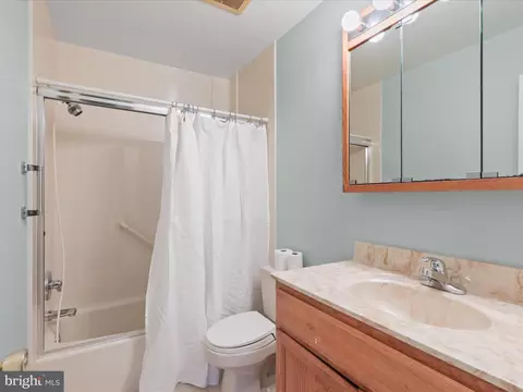 Bath - 15415 Good Hope Rd, Silver Spring, MD 20905 photo 2 of 3