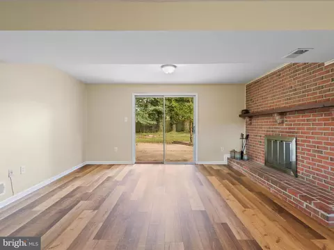Living - 15415 Good Hope Rd, Silver Spring, MD 20905 photo 7 of 10