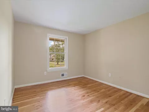 Bedroom - 15415 Good Hope Rd, Silver Spring, MD 20905 photo 3 of 5