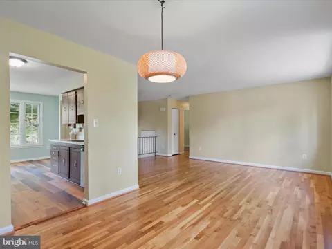 Living - 15415 Good Hope Rd, Silver Spring, MD 20905 photo 4 of 10