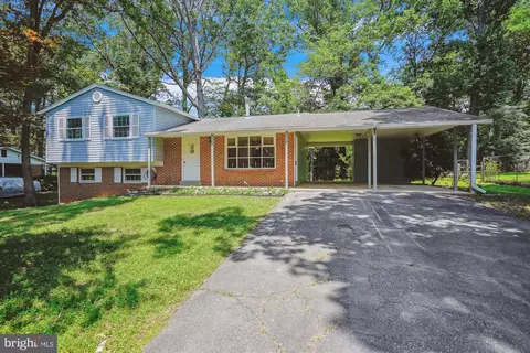 7705 Warbler Ln, Rockville, MD 20855