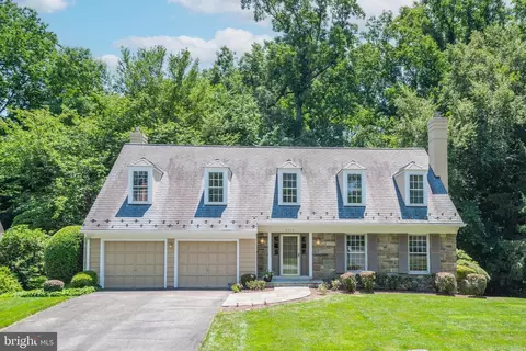 8516 Scarboro Ct, Potomac, MD 20854