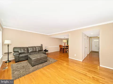 10060 Maple Leaf Dr, Montgomery Village, MD 20886 photo 6