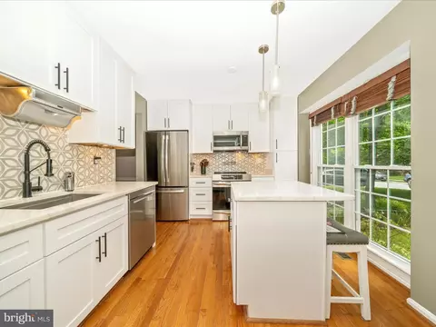 10060 Maple Leaf Dr, Montgomery Village, MD 20886 photo 5