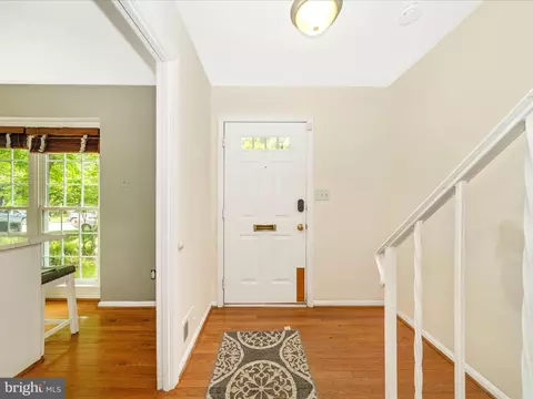 10060 Maple Leaf Dr, Montgomery Village, MD 20886 photo 4