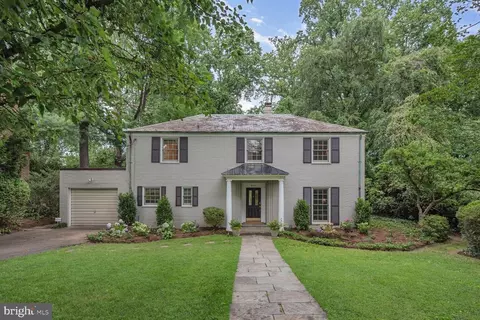 9701 W Bexhill Dr, Kensington, MD 20895