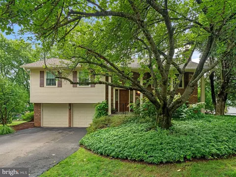 1709 Glastonberry Rd, Rockville, MD 20854