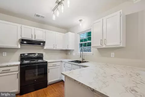 10 Suncroft Ct, Silver Spring, MD 20904 photo 10