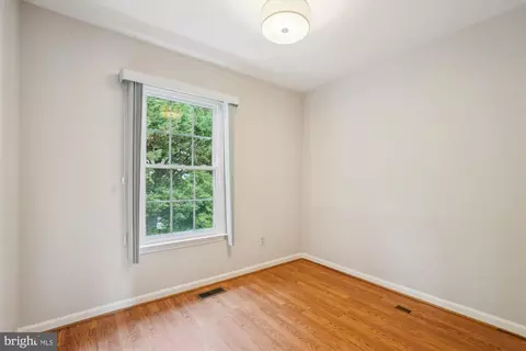 10 Suncroft Ct, Silver Spring, MD 20904 photo 16